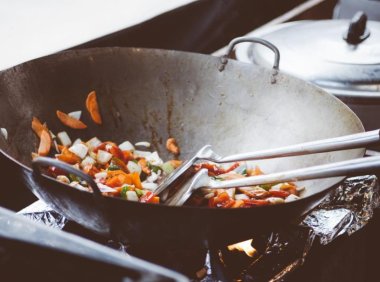 饿了么联手小红书热战美团 美食榜单吃货福音or引流手段